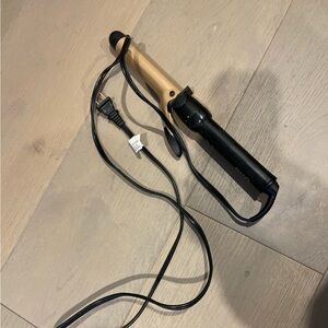Gold and Black Curling Iron - QUO